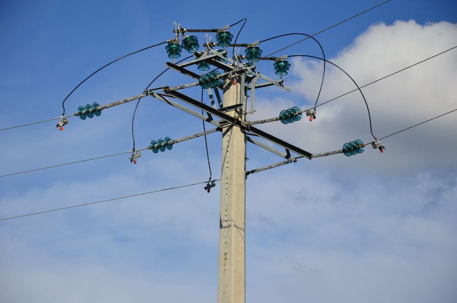 2-Pole vs 4-Pole Transfer Switch: Key Differences Explained