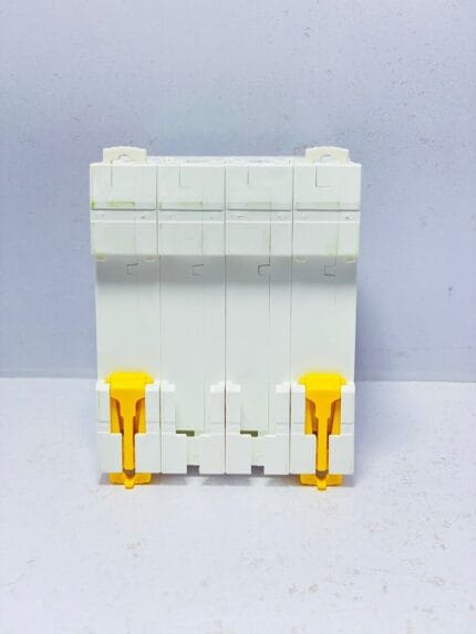 Schneider 4P DC breaker for solar PV