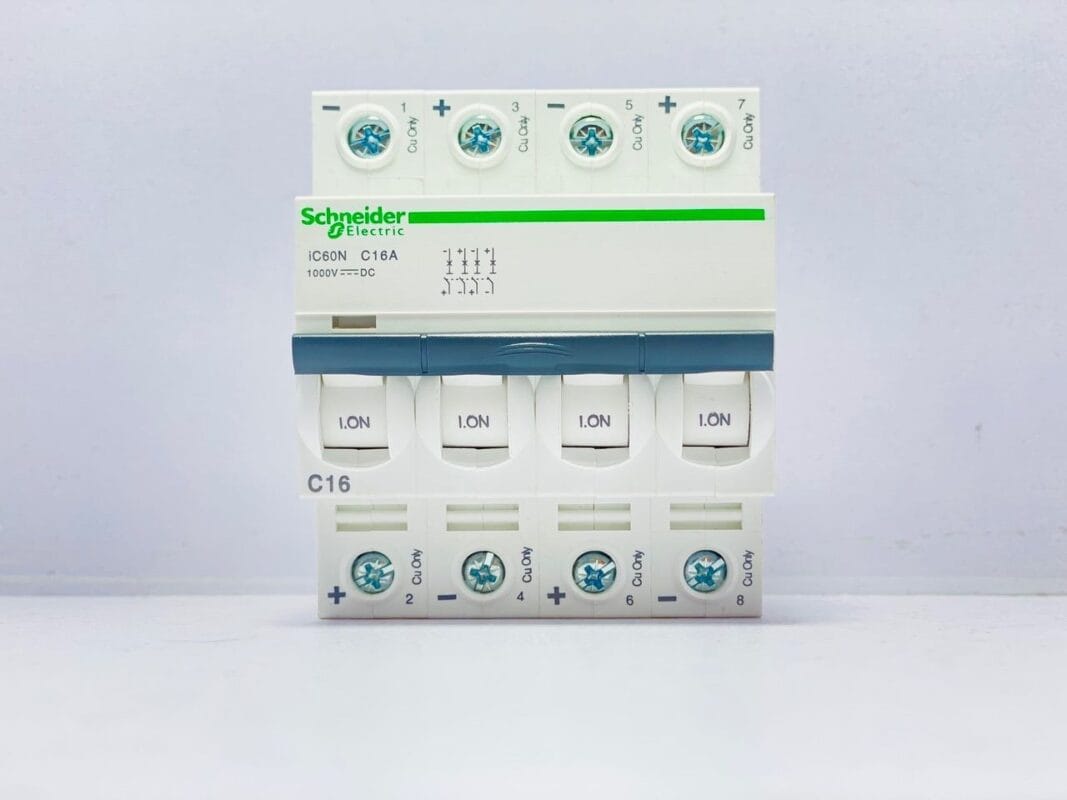 Schneider 4P 1000V DC breaker