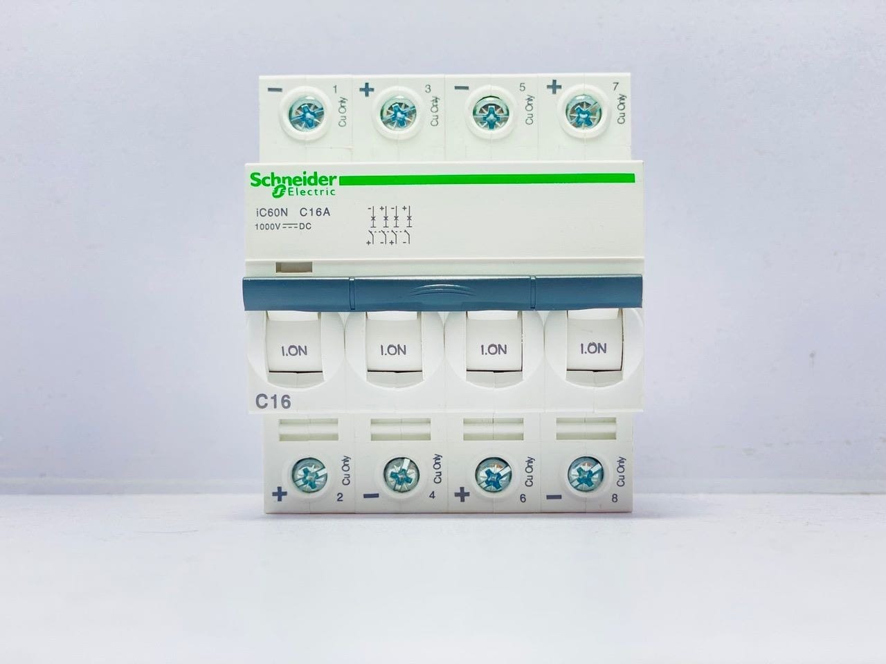Schneider 4P 1000V DC breaker
